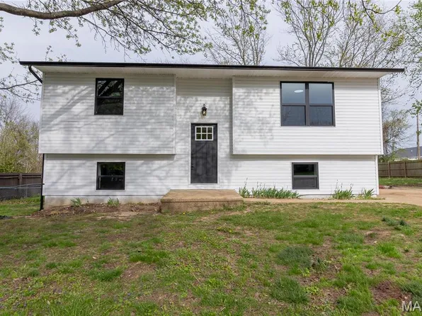 724 Elbert St, Sullivan, MO 63080
