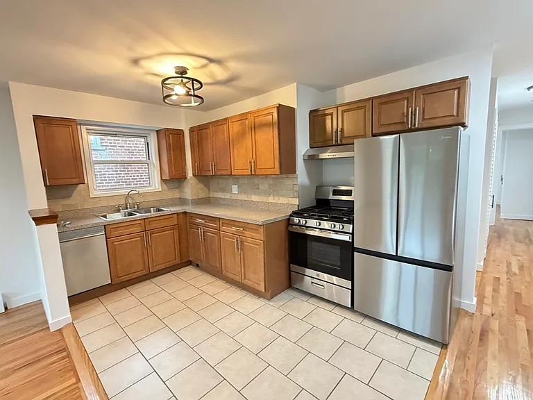 232 Emerson Ave #2 — Photo 17