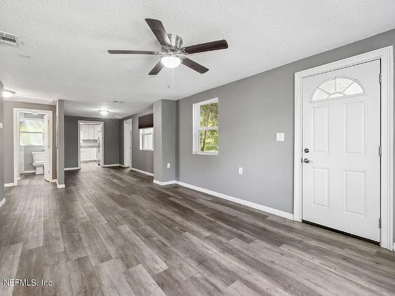 4044 Hunter Cir — Photo 16