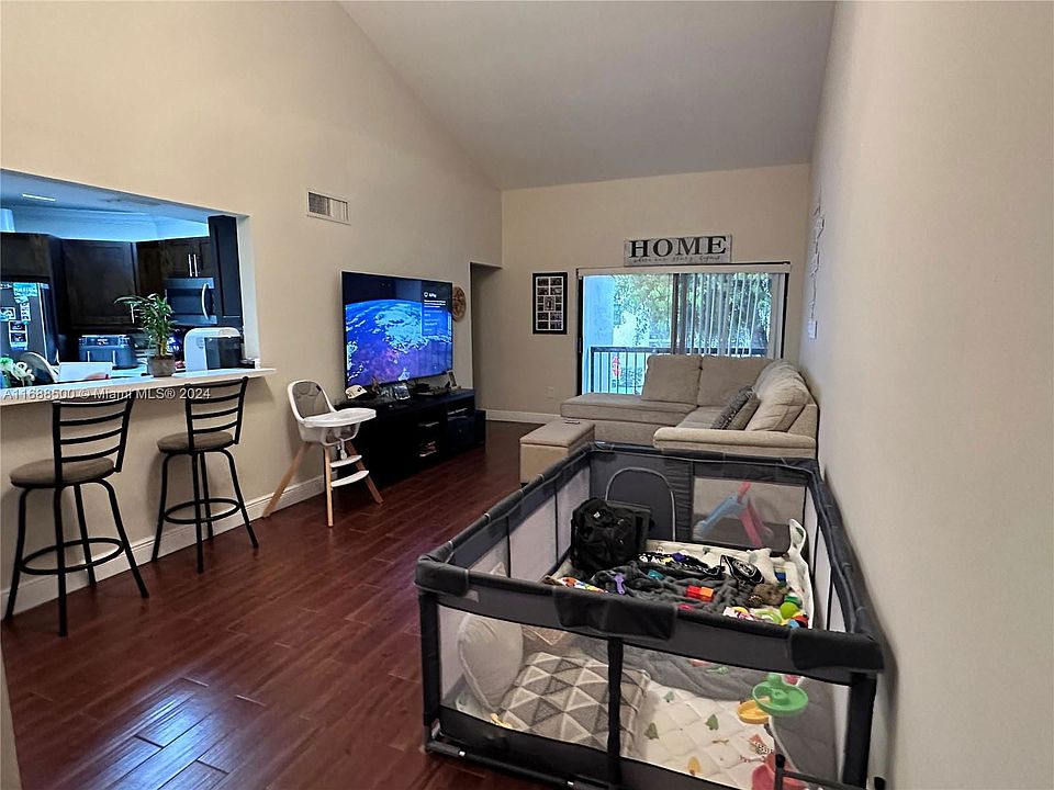 1st image of 9417 Fontainebleau Blvd