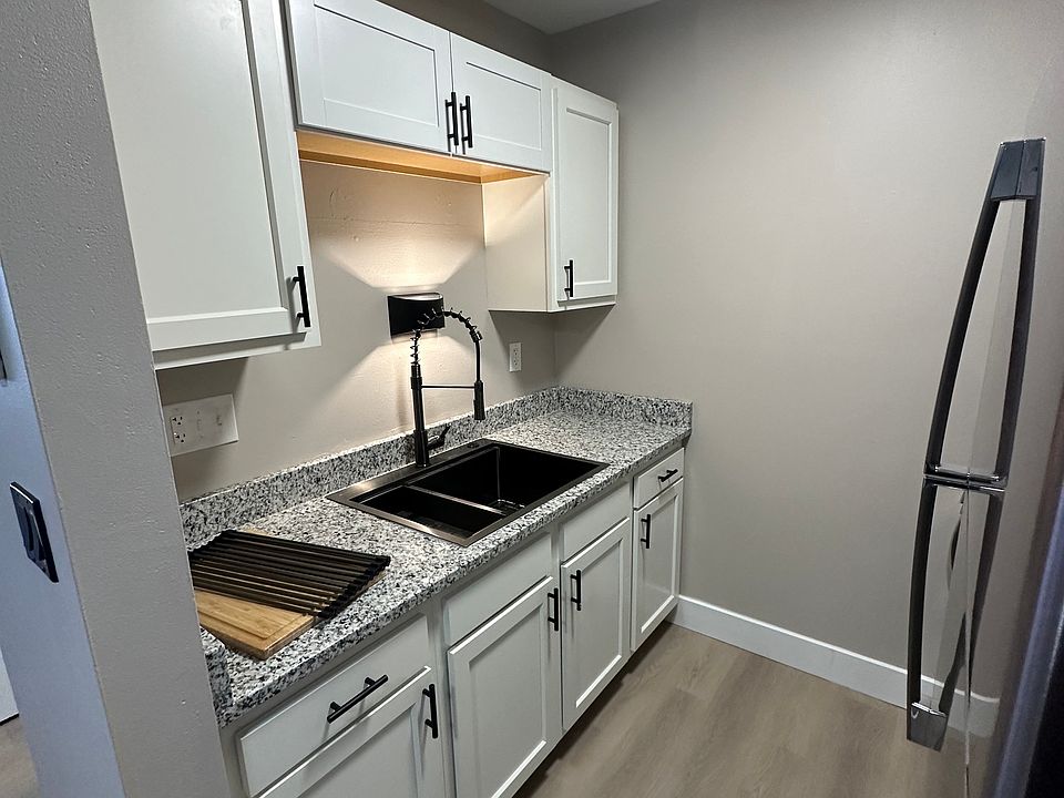 1st image of 3106 W Greenfield Ave #119