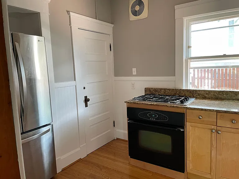 419 N Ashley St — Photo 6