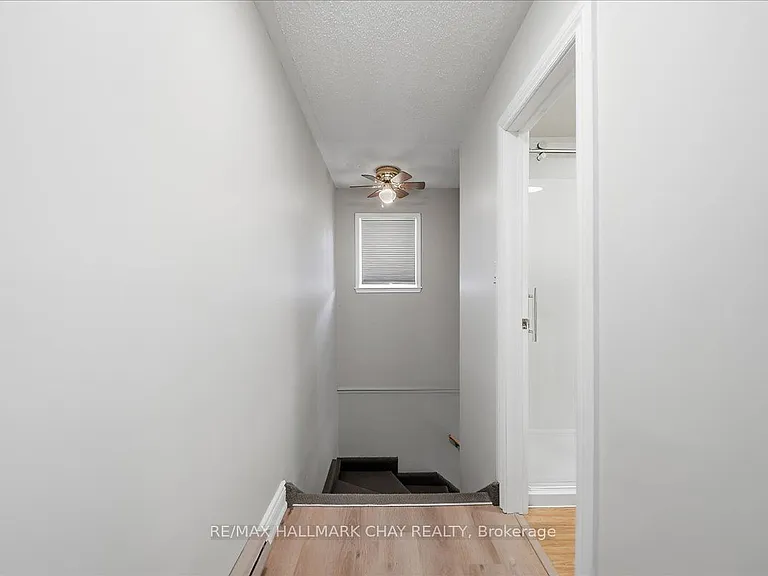 124 Victoria St W #A — Photo 12