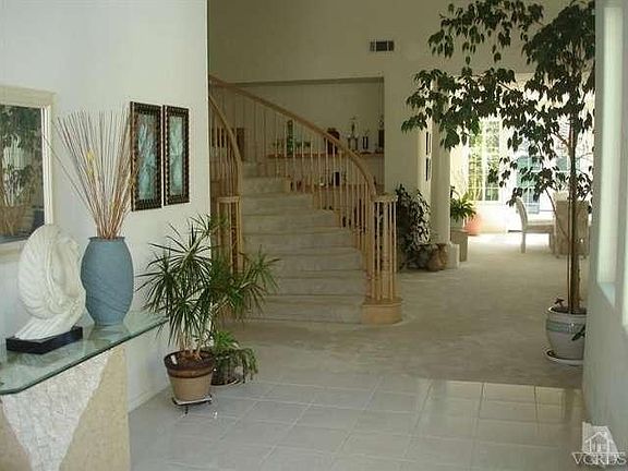 Foyer.
