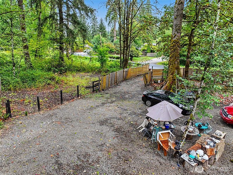 5th image of 38311 Enumclaw Franklin Road SE