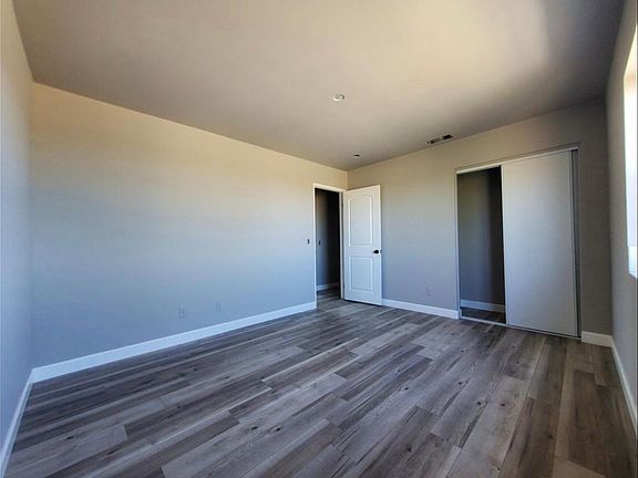 4th image of 17210 East Ave
