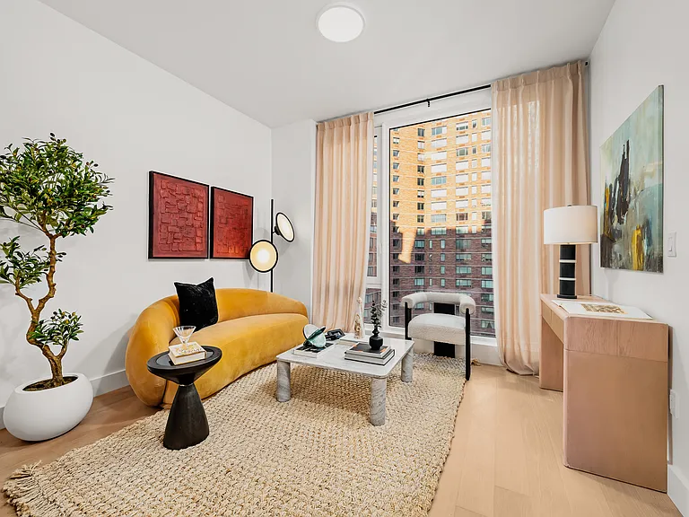 250 W 49th St #2204 — Photo 6