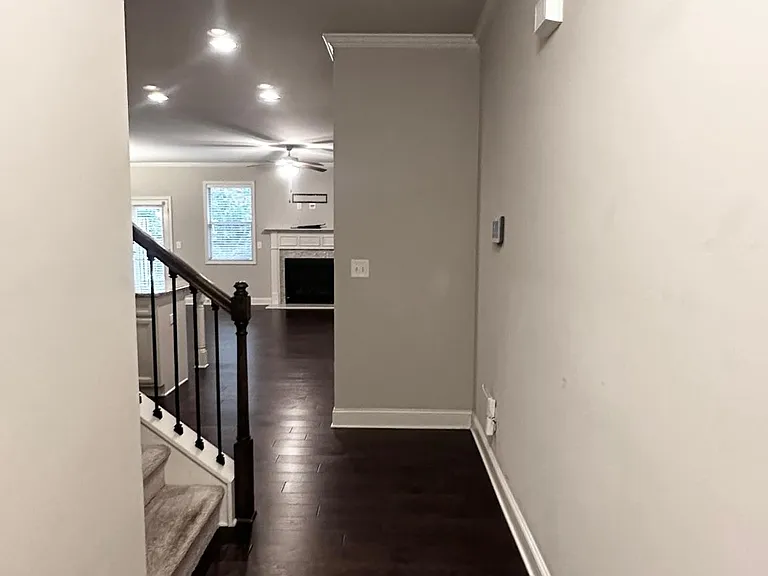 285 Holdings Dr — Photo 2
