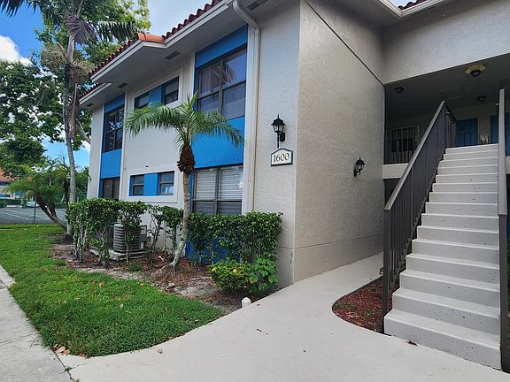 2nd image of 1600 Balfour Point B Drive #B
