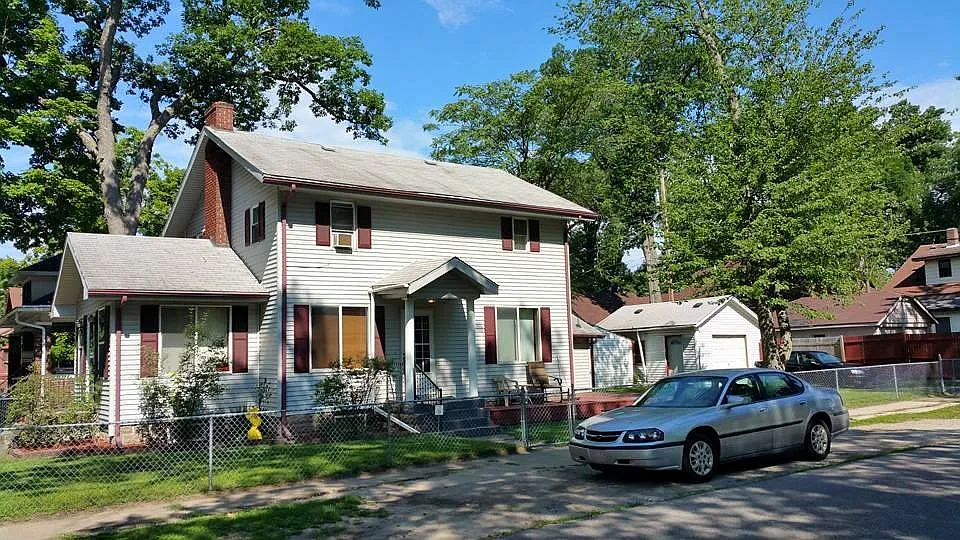 330 Fir St photo 1