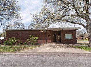 233 N 10th St, Fredonia, KS 66736