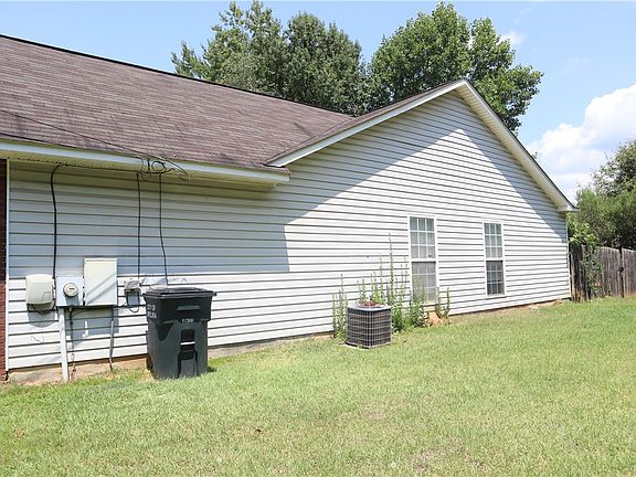 4th image of 2803 Pineknoll St