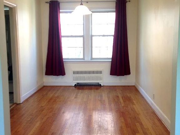5th image of 819 Westwood Dr APT 2E