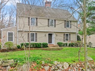 59 Old Stone Bridge Rd, Cos Cob, CT 06807