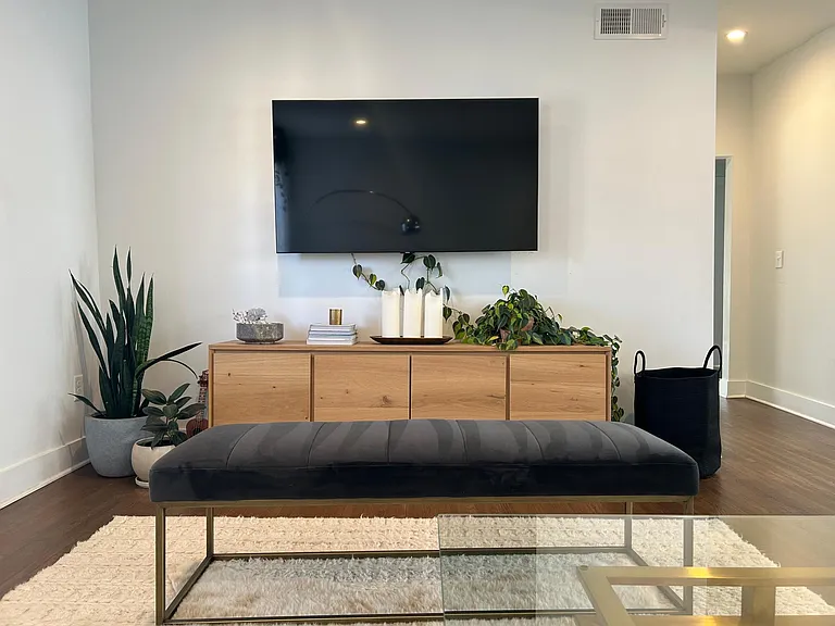 Spacious living area for entertainment