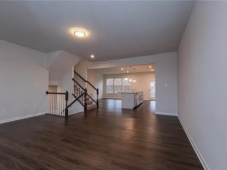 504 Florida Blvd — Photo 7
