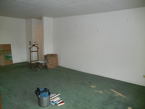 4th image of 2932 W 5th St APT 4G