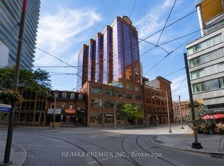393 King St W #704, Toronto, ON M5V 3G8