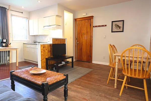 Rented by Tri Boro Terrace Realty | media 16