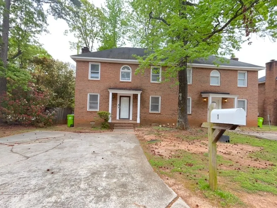1 Crescent Ln #1