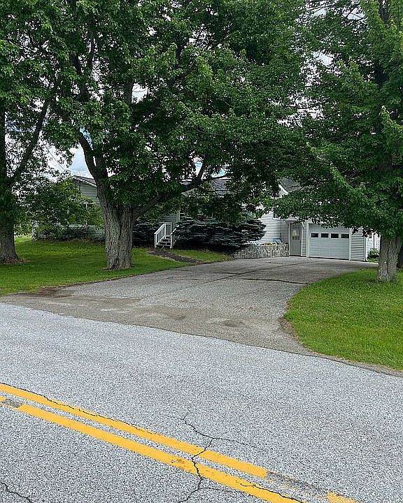 1st image of 2054 Lakeview Dr