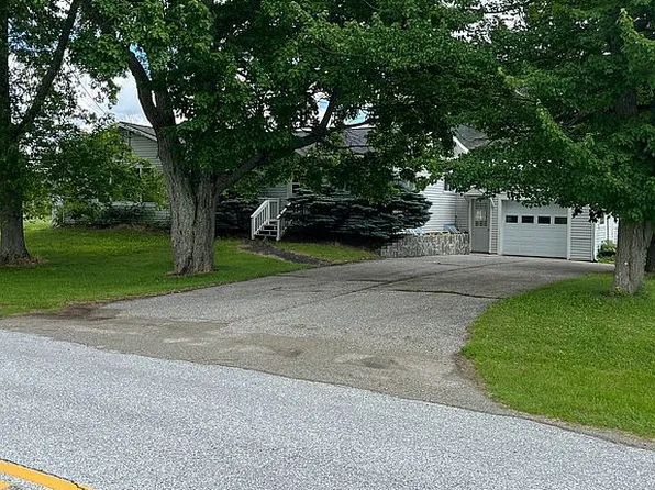 2054 Lakeview Dr, North Hero, VT 05474