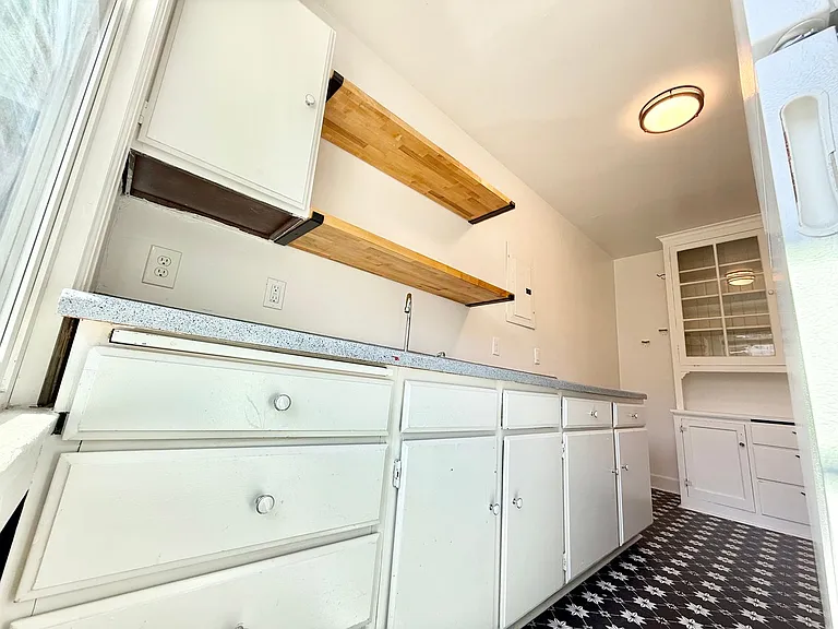 1522 E Olive Way — Photo 36