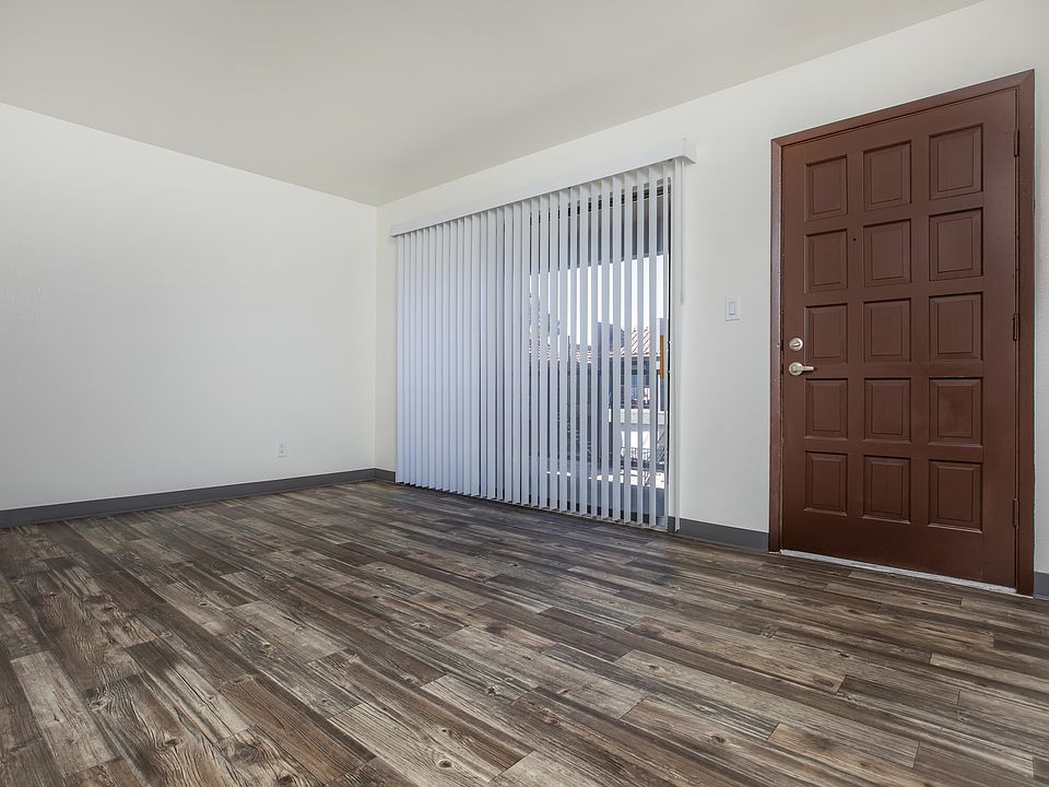 Spacious Living Rooms | Las Brisas Apartments in Albuquerque, NM