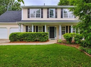 1322 Dalesford Dr, Alpharetta, GA 30004