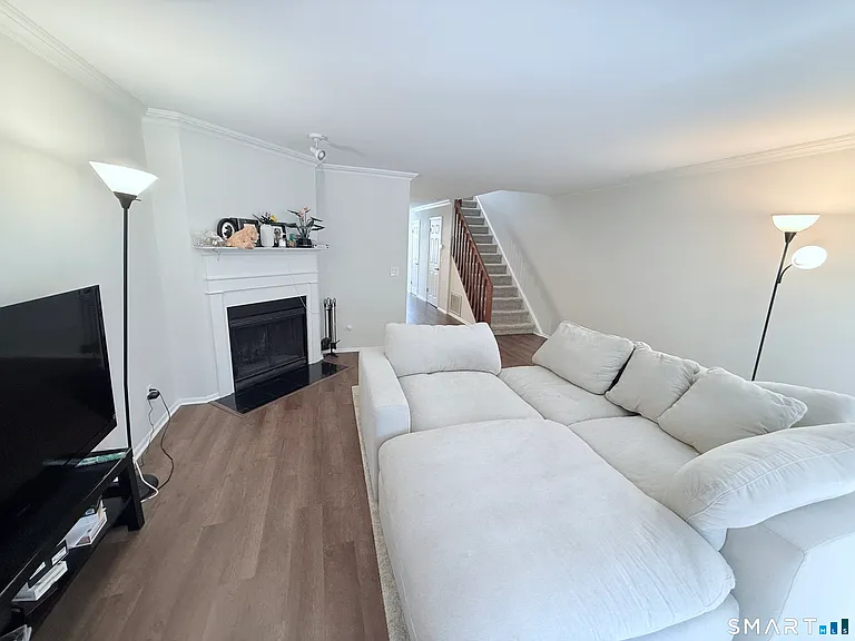 2289 Bedford St #D13 — Photo 17