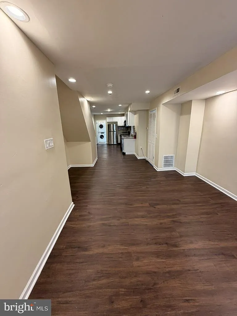 3 bed, 2.5 bath, 1600 sqft, $1,975 — Photo 4