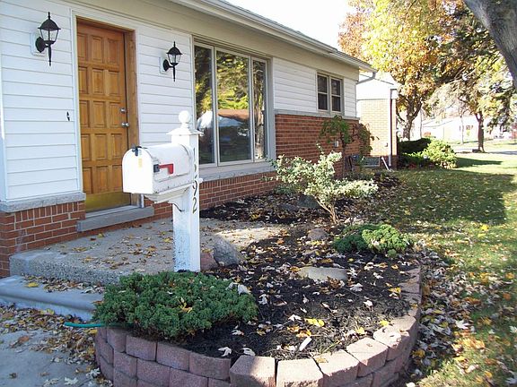 3rd image of 1292 Darlene Ave