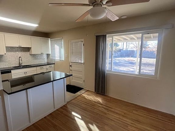3rd image of 1411 Manzano St NE