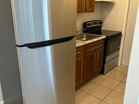 4th image of 750 NW 56th St #1