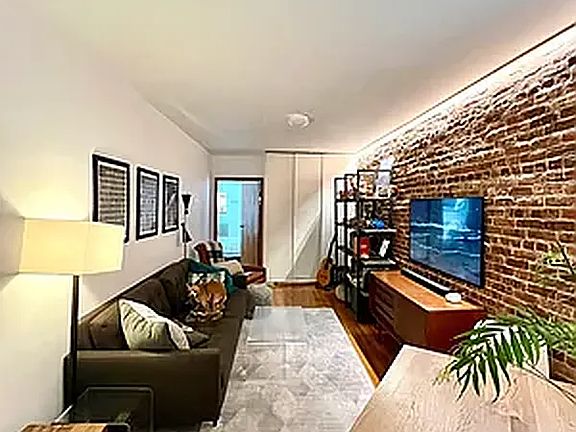 2nd image of 711 Carroll St APT 3L