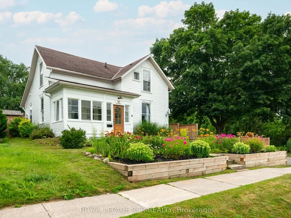 22 John St, Orangeville, ON L9W 2P1