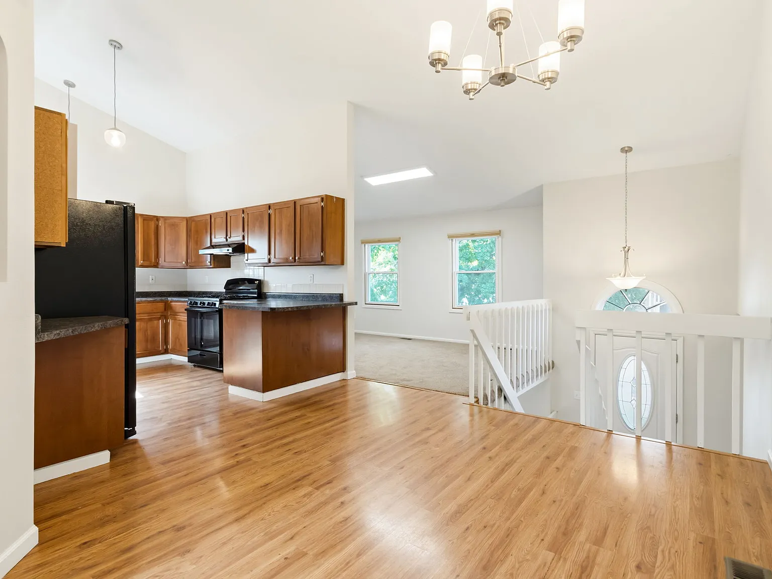 4 bed, 1815 sqft, $2,875 — Photo 2