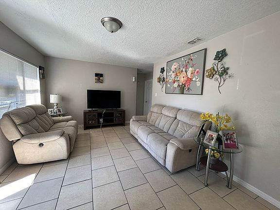2nd image of 1708 E Bougainvillea Ave