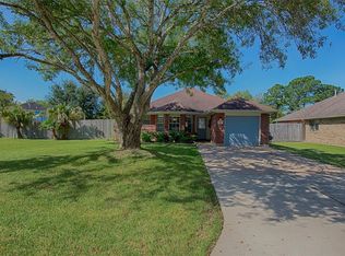 3900 Wood Sorrel Dr, Dickinson, TX 77539