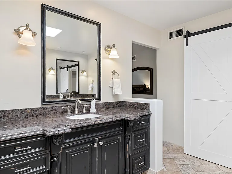 9023 W Patrick Ln — Photo 20