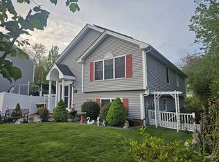 540 Stevens St, Fall River, MA 02721