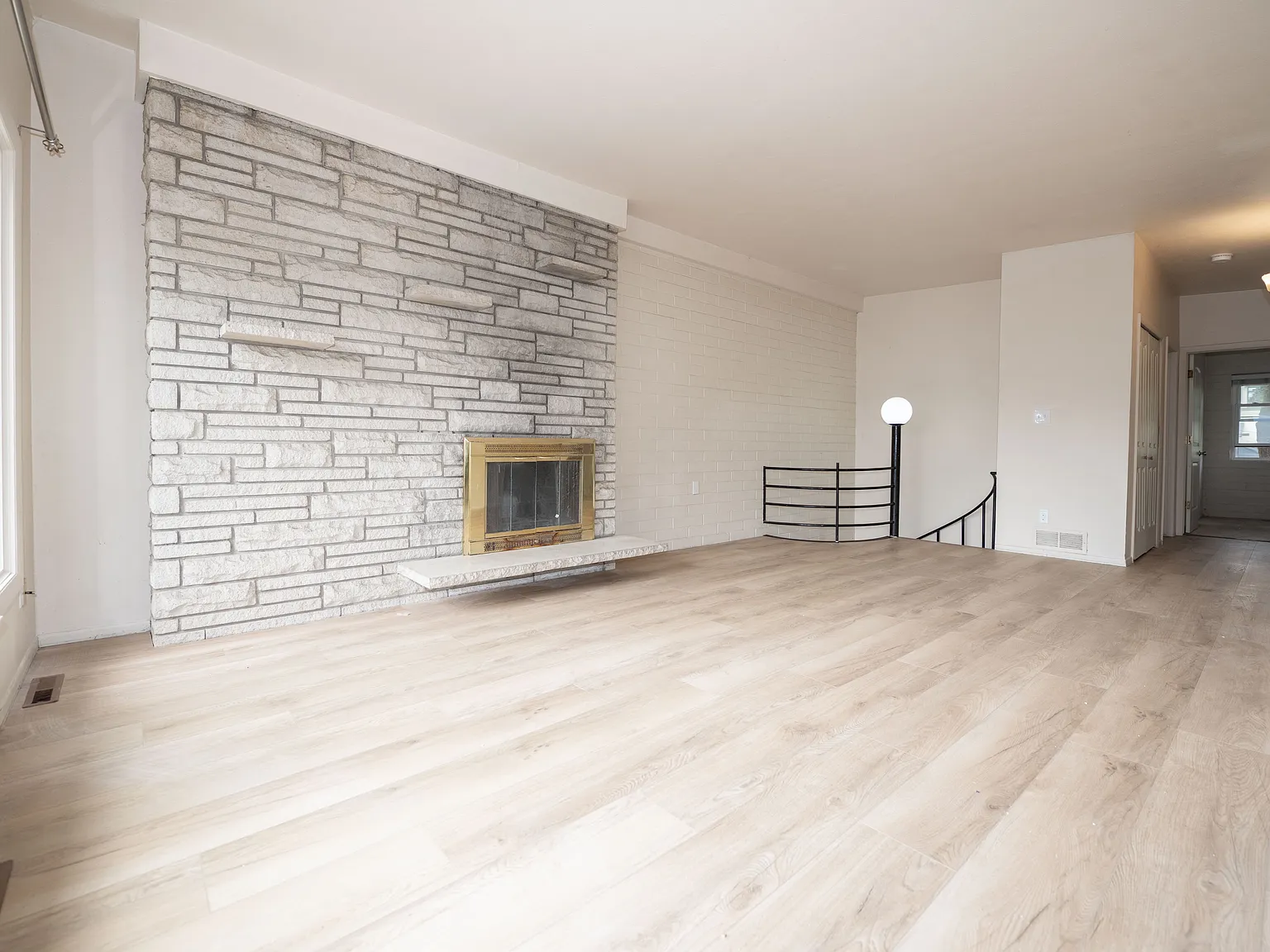 4 bed, 1702 sqft, $5,800 — Photo 1