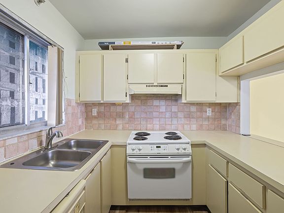 3rd image of 1700 NW North River Dr APT 305