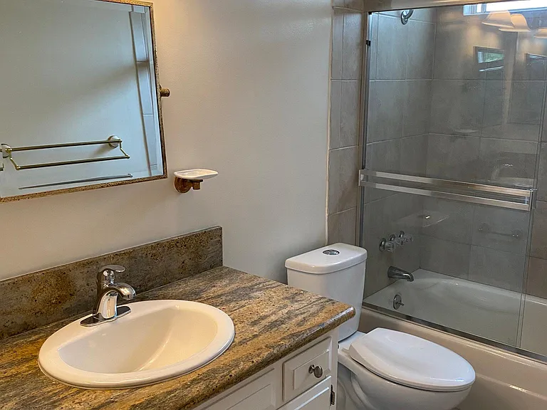 1728 Montana Ave #19 — Photo 6