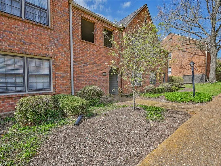 206 Westchase Dr — Photo 24