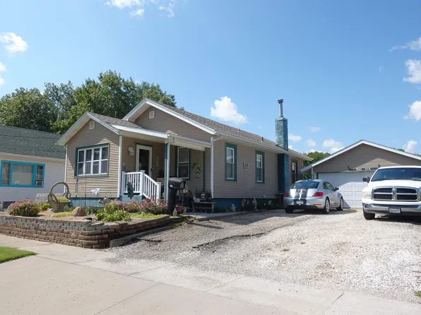 532 Oak St, Galesburg, IL 61401