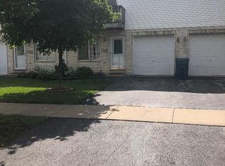 7505 W 72nd St, Bridgeview, IL 60455