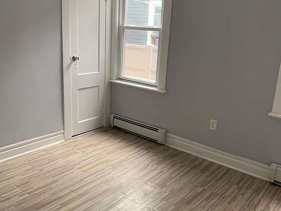 4th image of 159 N 12th St #1-SEC8