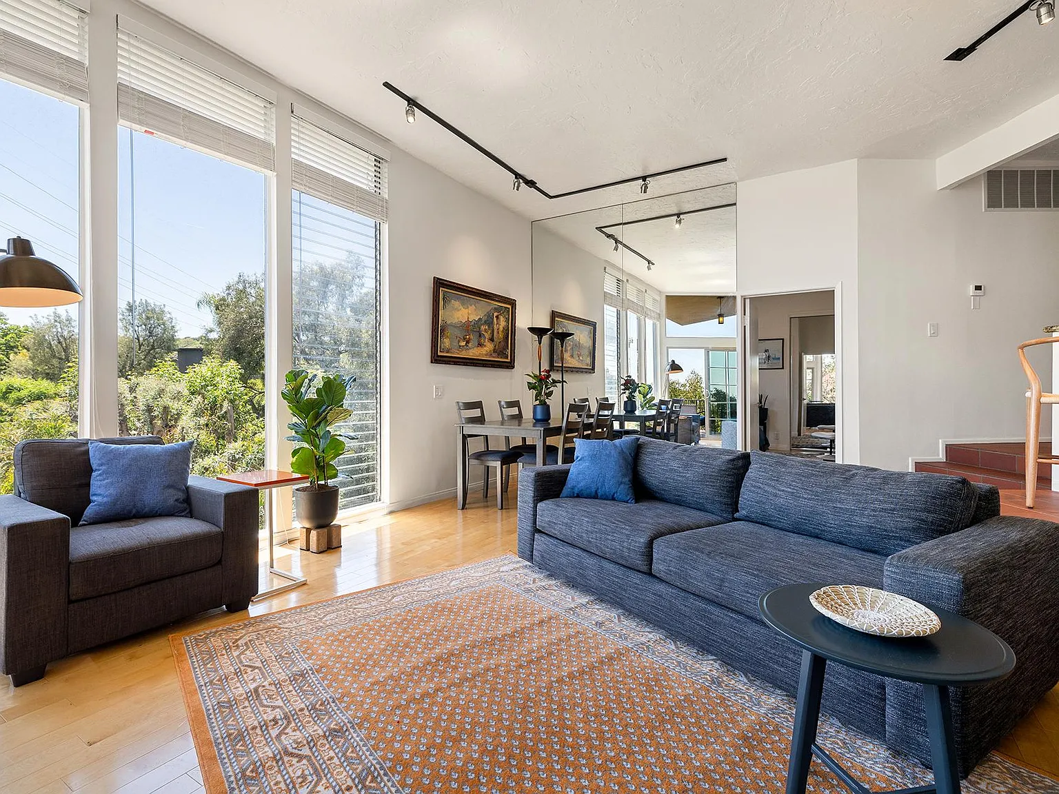 2 bed, 1135 sqft, $6,650 — Photo 2