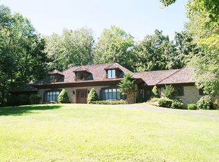 7 Lindencrest Dr, Danbury, CT 06811